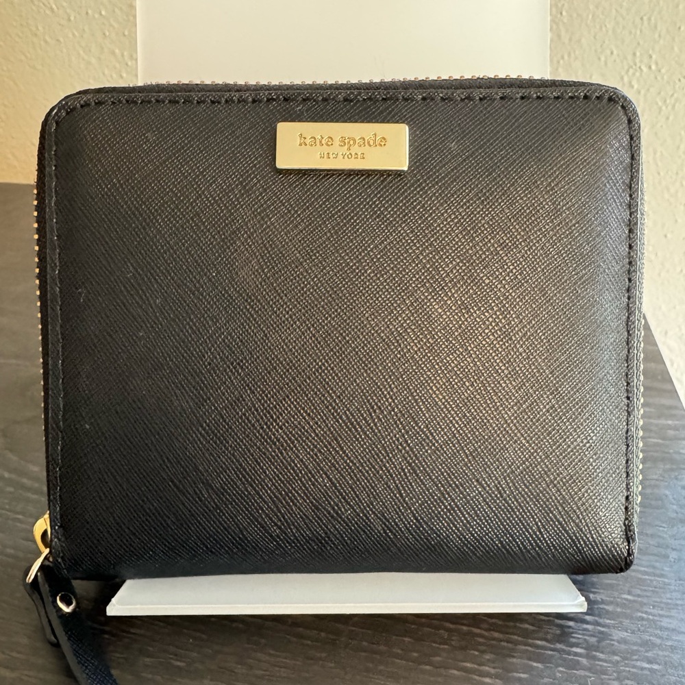 Kate Spade Laurel Way Darcy Black Zip Wallet With Gold Hardware
